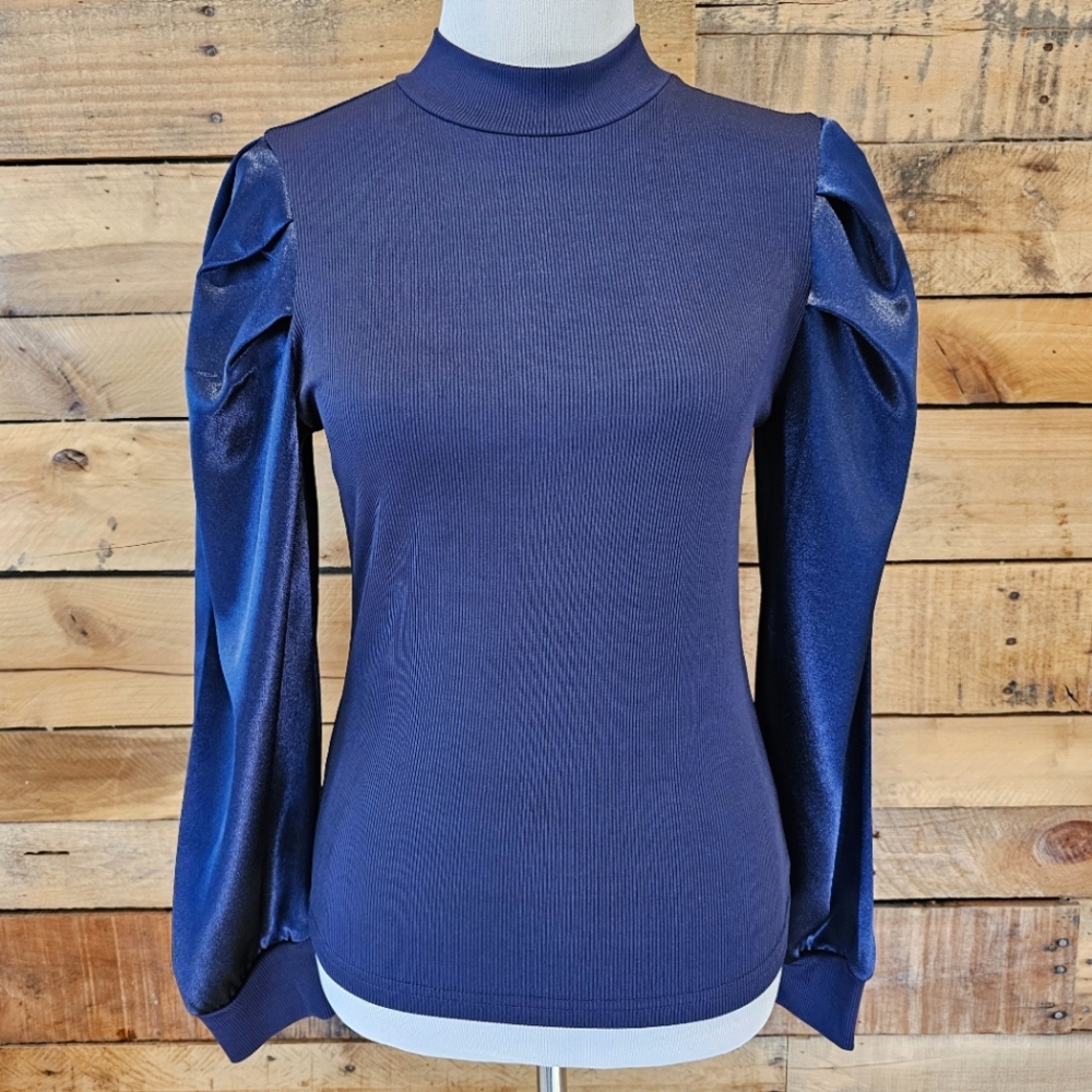Kara and Kate navy blue ribbed knit top w/ puffed shoulder satin sleeve Size L